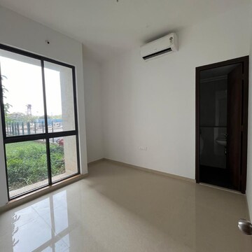 Room in 1 BHK Apartment at Lodha Palava Downtown, Taloja Bypass Road – for Rent