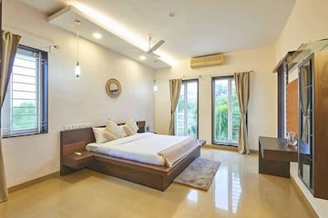 3 BHK Builder Floor For Rent in SS Southend Floors, South City 2