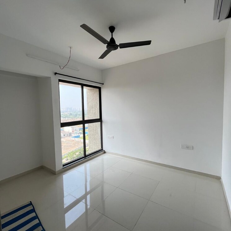 Room, lodha-palava-florea-a-to-d 1 Bedroom 425 Sq.Ft. Apartment In Taloja Bypass Road Thane 8813492