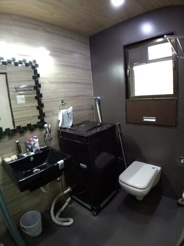 Master Bedroom in 2.5 BHK Apartment at Thane West – for Rent