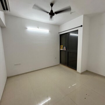 Room in 2 BHK Apartment at Lodha Palava Downtown, Taloja Bypass Road – for Rent