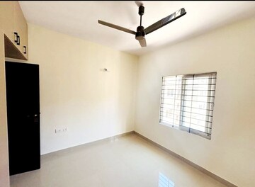 Room in 3 BHK Apartment at Abhilash Enclave, Beach Road – for Sale