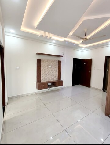 Room in 3 BHK Apartment at Abhilash Enclave, Beach Road – for Sale