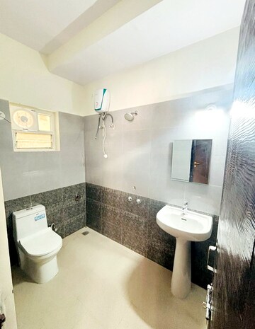 Master Bedroom in 3 BHK Apartment at Abhilash Enclave, Beach Road – for Sale