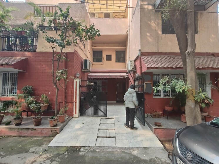 Exterior View, sarita vihar 3 Bedroom 1500 Sq.Ft. Apartment In Sarita Vihar Delhi 8813582
