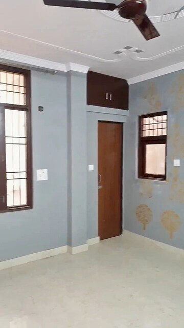 Room in 1 BHK Builder Floor at Kishangarh – for Rent