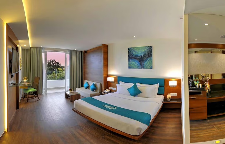 6+ BHK + Extra Room Independent House For Sale in Sector 19