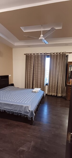Room in 6+ BHK Independent House at Sector 19 – for Sale