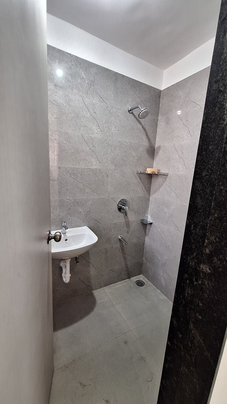 Bathroom, lb-nitish-lambodar 1 Bedroom 434 Sq.Ft. Apartment In Warje Pune 8813619