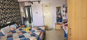 Master Bedroom in 2.5 BHK Apartment at Ashoka Summit, Kondhwa – for Sale