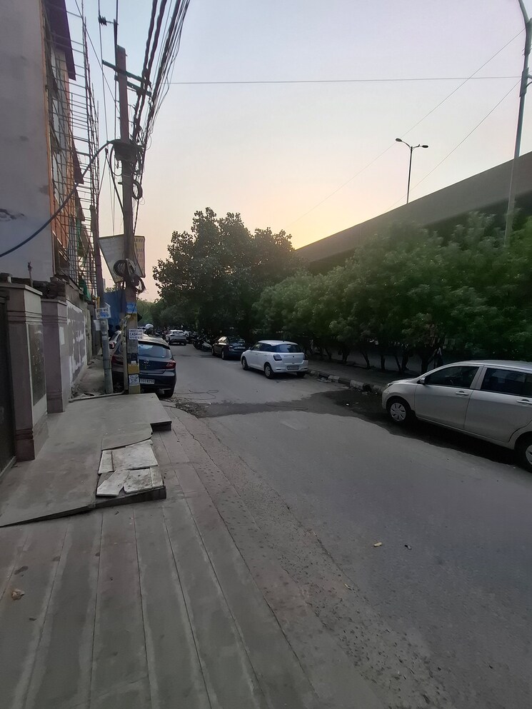 undefined, pushpanjali enclave Commercial Office Space 3000 Sq.Ft. In Pushpanjali Enclave Delhi 8813685