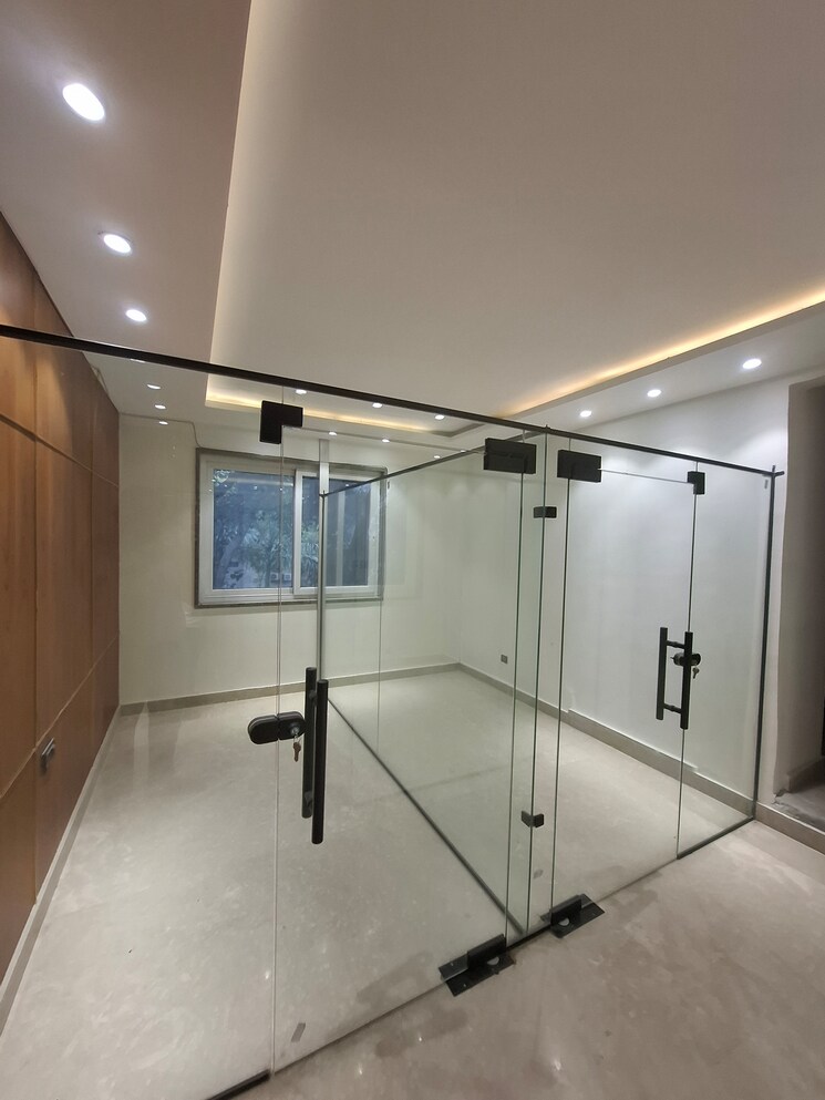 undefined, pushpanjali enclave Commercial Office Space 3000 Sq.Ft. In Pushpanjali Enclave Delhi 8813685