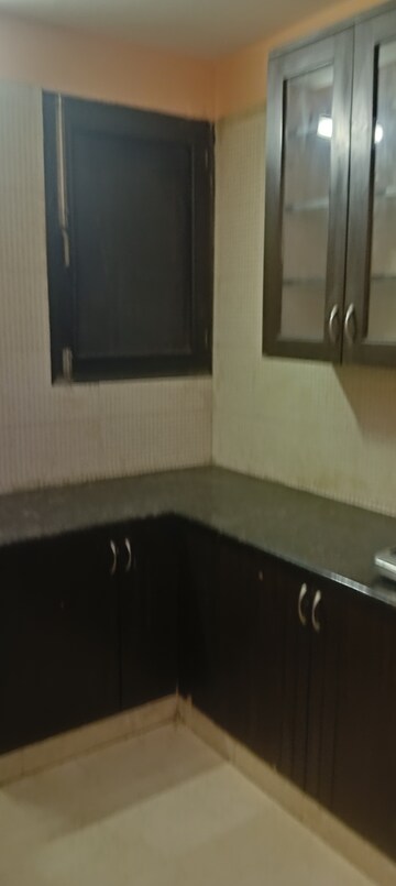 Furnished Amenities in 2 BHK Builder Floor at RWA Apartments Sector 51, Sector 51 – for Rent