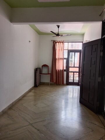 1.5 BHK Builder Floor For Rent in Sector 18