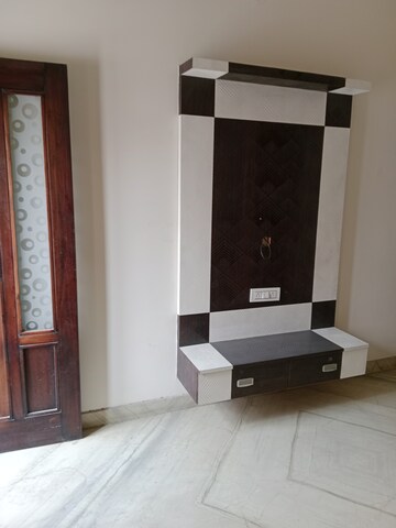 Furnished Amenities in 2 BHK Builder Floor at Sector 18 – for Rent