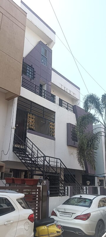 5 BHK Independent House – Exterior View View at Yashwant Niwas Road - for Sale