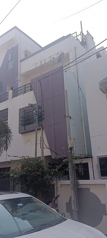 5 BHK Independent House For Sale in Yashwant Niwas Road