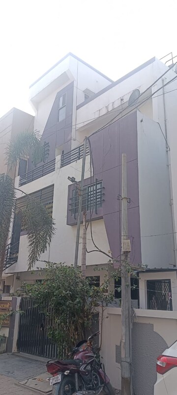5 BHK Independent House – Exterior View View at Yashwant Niwas Road - for Sale