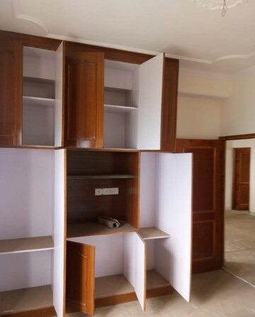 Furnished Amenities in 5 BHK Apartment at Sankat Mochan – for Sale