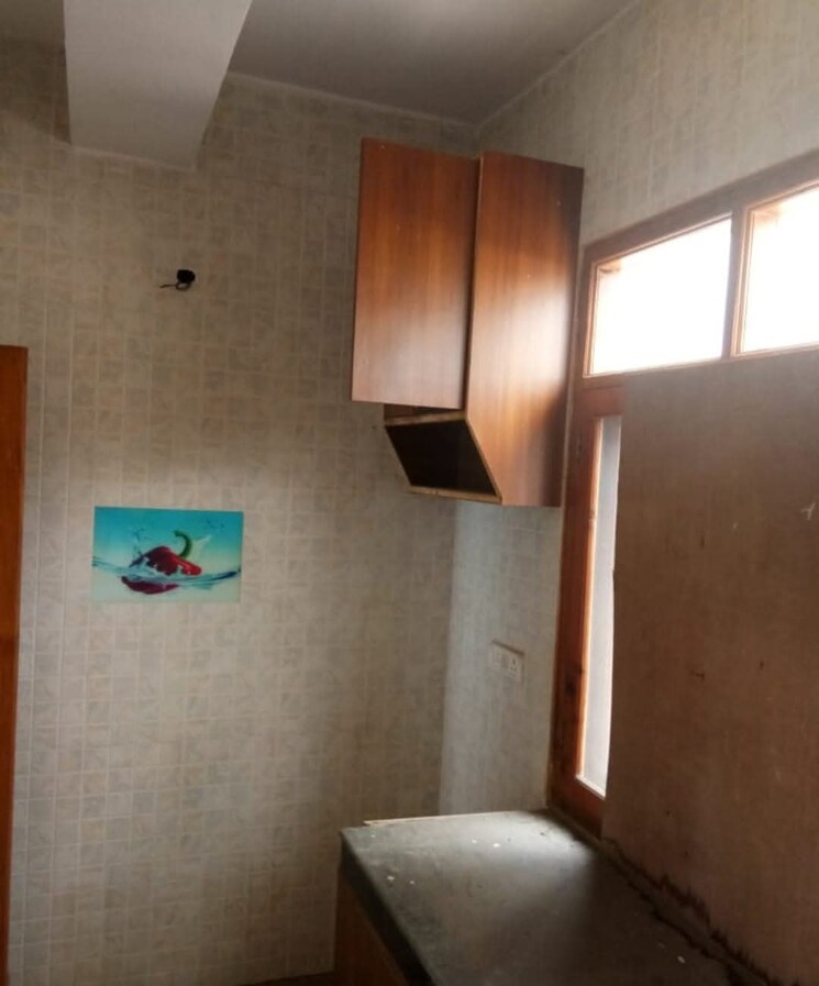 Attached Bathroom, sankat mochan 5 Bedroom 2400 Sq.Ft. Apartment In Sankat Mochan Shimla 8813710