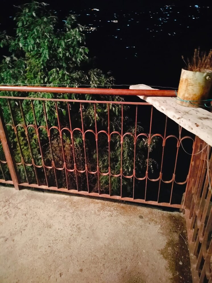 Master Bedroom, kamyana bharari road 6+ Bedroom 1000 Sq.Ft. Independent House In Kamyana Bharari Road Shimla 8813717