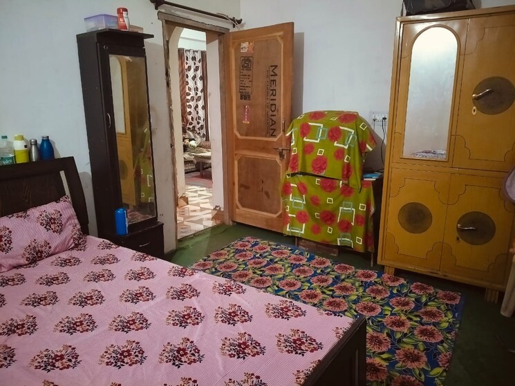 Master Bedroom, kamyana bharari road 6+ Bedroom 1000 Sq.Ft. Independent House In Kamyana Bharari Road Shimla 8813717