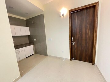 Room in 6+ BHK Independent House at Sector 105 – for Rent