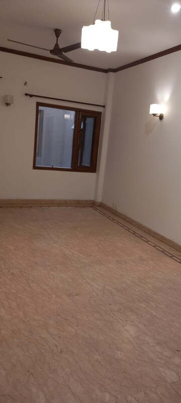 6+ BHK Independent House For Rent in Sector 44