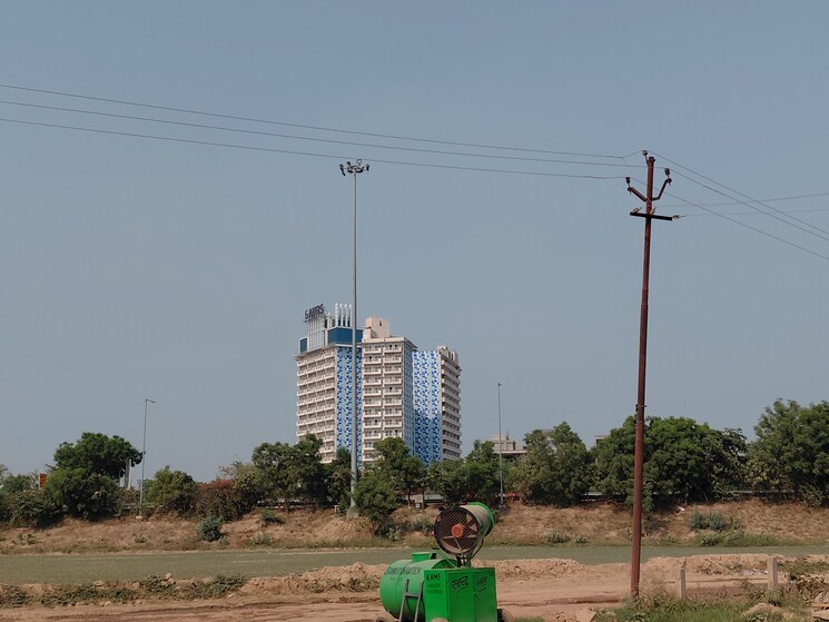 Garden, uniwest-hub Studio 525 Sq.Ft. Apartment In Sector 22d Yamuna Expressway Greater Noida 8813730