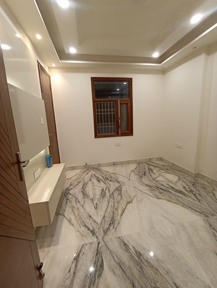 Bedroom, navbharat-apartments 2.5 Bedroom 1000 Sq.Ft. Apartment In Paschim Vihar Delhi 8813746