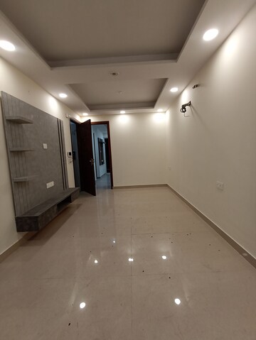 2.5 BHK Apartment For Rent in Madhur Apartment, Paschim Vihar
