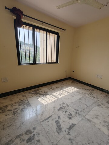 Room in 2 BHK Apartment at Hiranandani Estate Capri, Ghodbunder Road – for Sale