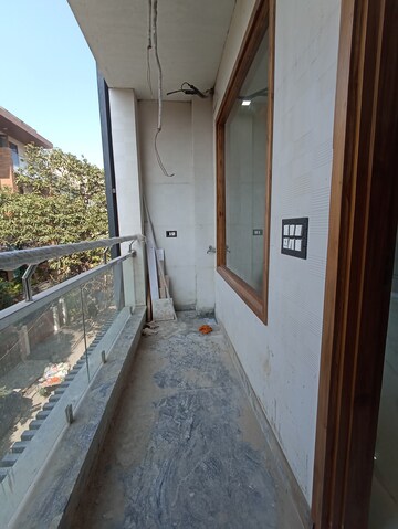 Balcony in 3 BHK Apartment at Sunder Apartment, Paschim Vihar – for Rent