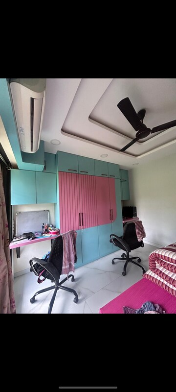 Master Bedroom in 2 BHK Apartment at Om Sai Charan CHS, Borivali West – for Rent