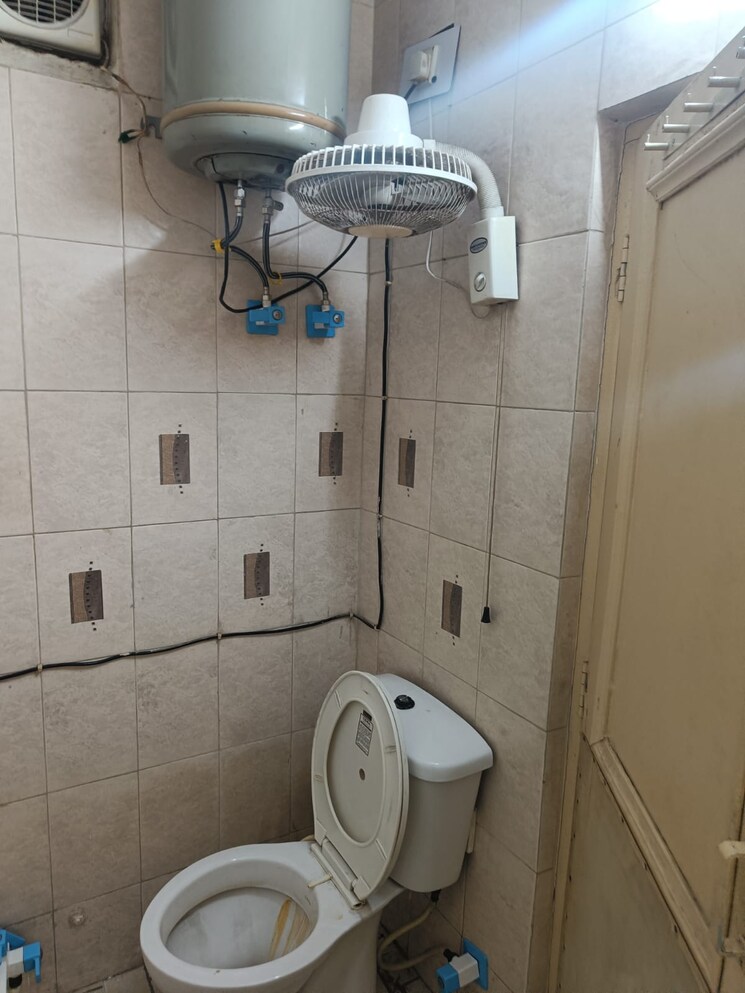 Bathroom, rwa-apartments-sector-39 1 RK 450 Sq.Ft. Villa In Sector 39 Noida 8813838