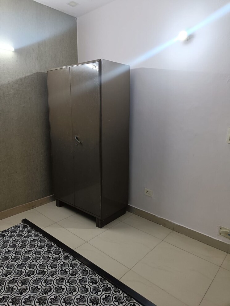 Room, rwa-apartments-sector-39 1 RK 450 Sq.Ft. Villa In Sector 39 Noida 8813838