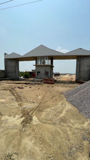  Plot – Exterior View View at Chhata - for Sale