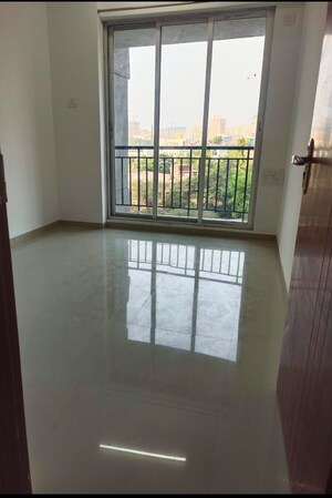 Master Bedroom in 2 BHK Apartment at Tanvi Eminence, Mira Road – for Sale