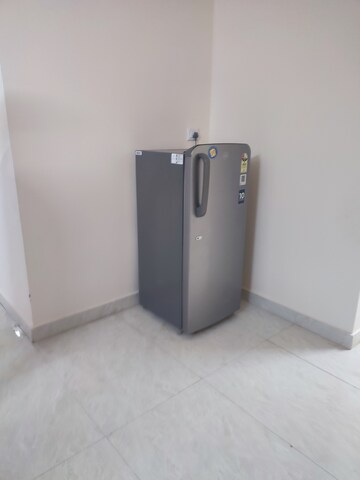 Room in 2 BHK Builder Floor at Kodichikkanahalli – for Rent