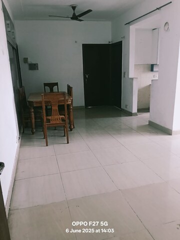 Room in 2 BHK Apartment at Crossing Republik, Crossing Republic – for Rent