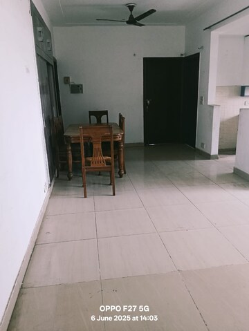 Room in 2 BHK Apartment at Crossing Republik, Crossing Republic – for Rent
