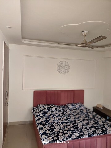 Bedroom in 2.5 BHK Apartment at Supertech Cape Town, Sector 74 – for Rent