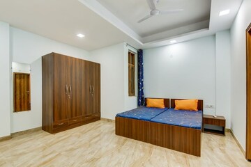 Bedroom in 1 BHK Builder Floor at DLF City Gurgaon, Sector 27 – for Rent