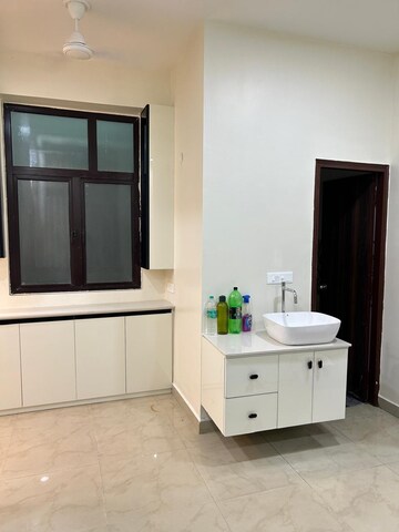 Room in 2 BHK Apartment at Crossing Republik, Crossing Republic – for Sale