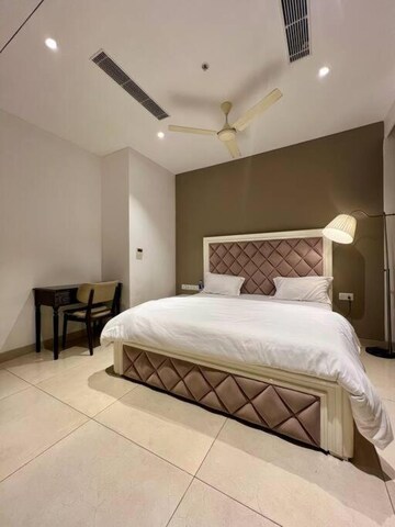 Bedroom in 5 BHK Builder Floor at DLF City Gurgaon, Sector 27 – for Rent