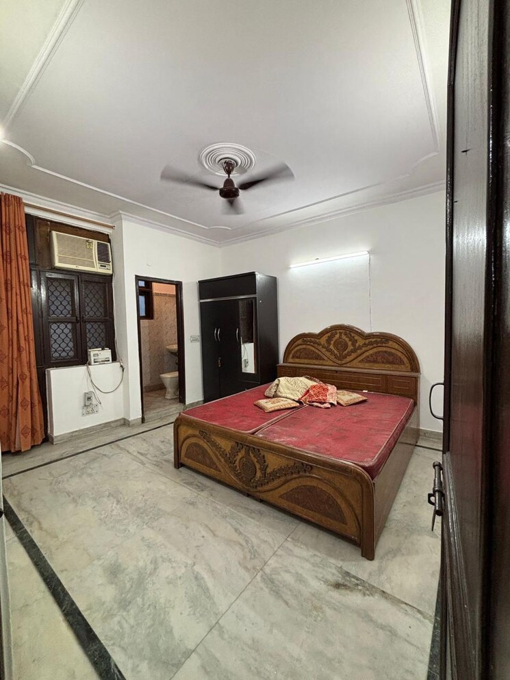 Bedroom, panchsheel vihar 2 Bedroom 80 Sq.Yd. Builder Floor In Panchsheel Vihar Delhi 8813986