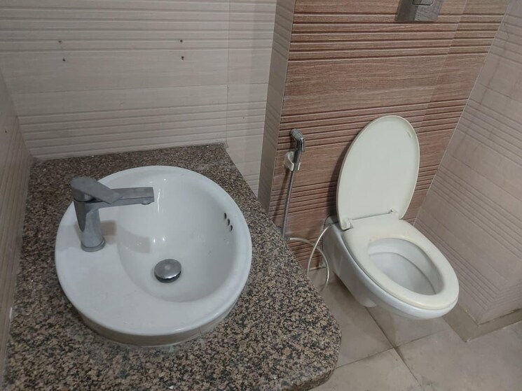 Bathroom, piyush-heights 3 Bedroom 2000 Sq.Ft. Apartment In Sector 89 Faridabad 8813993
