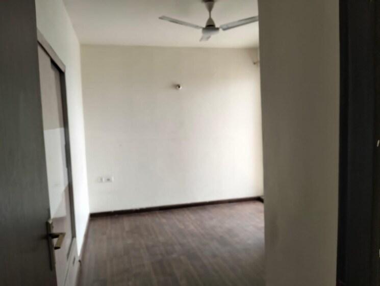 Bathroom, bptp-discovery-park 3 Bedroom 1860 Sq.Ft. Apartment In Sector 80 Faridabad 8814003