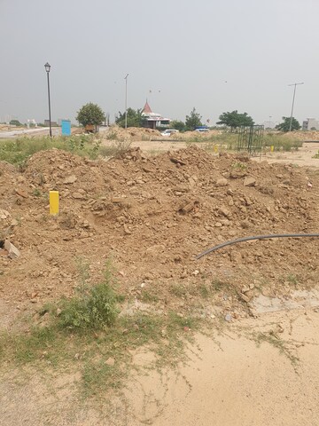  Plot For Sale in Wave City, Wave City