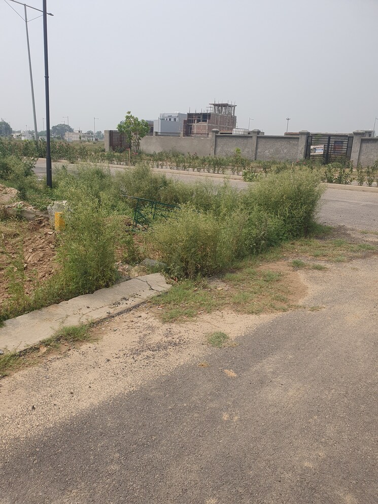 Exterior View, wave-city  135 Sq.Yd. Plot In Wave City Ghaziabad 8814060